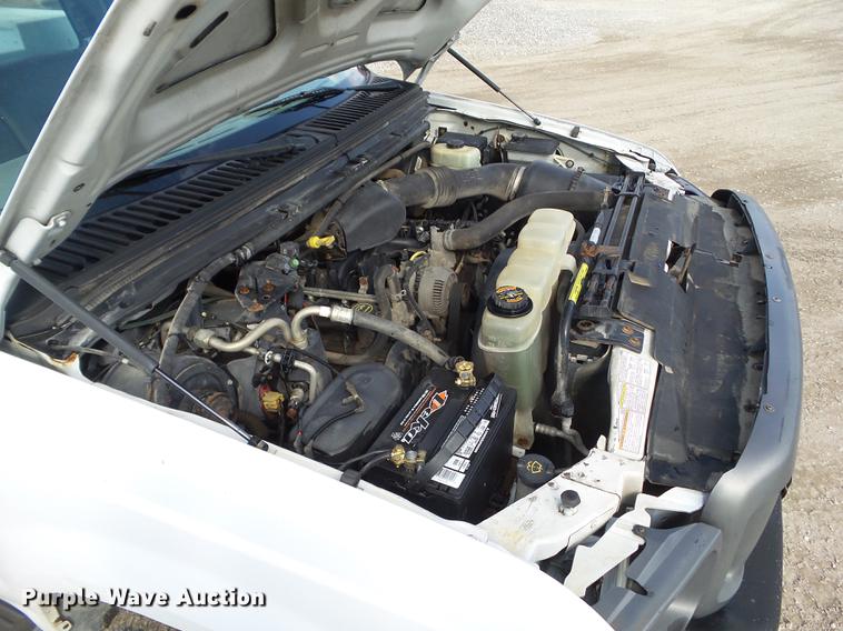 image for item DZ9472 2001 Ford F350 Super Duty utility bed pickup truck