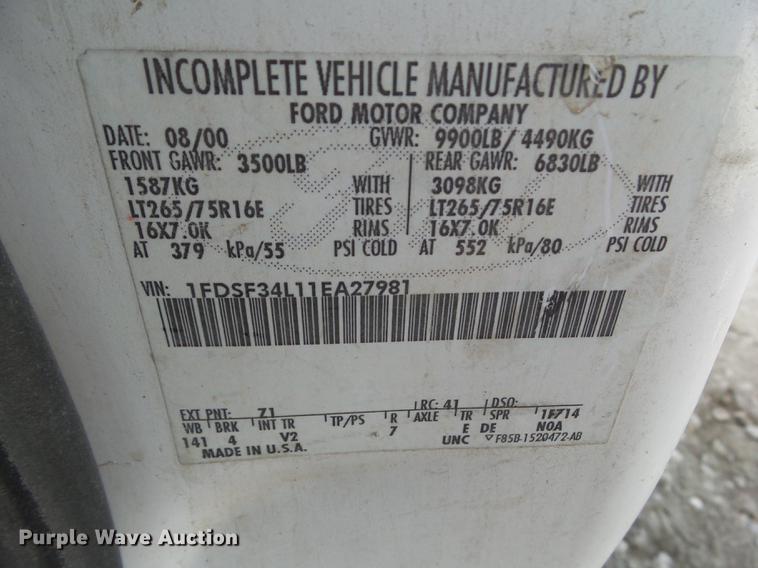 image for item DZ9472 2001 Ford F350 Super Duty utility bed pickup truck