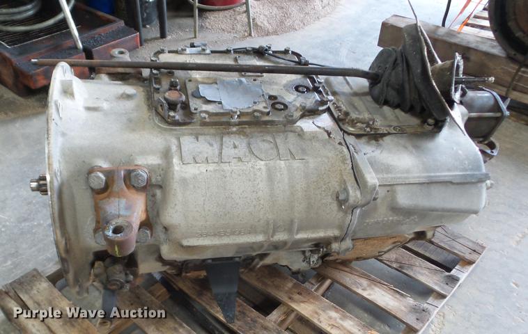 image for item DZ9473 Mack E6350 six cylinder turbo diesel engine