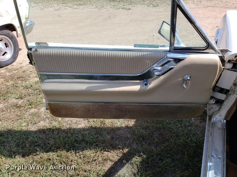 image for item EF9862 1964 Ford Thunderbird