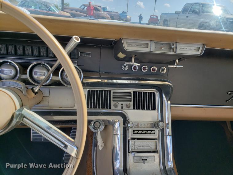 image for item EF9862 1964 Ford Thunderbird