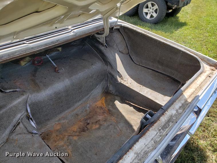 image for item EF9862 1964 Ford Thunderbird