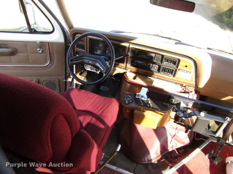 image for item EH9313 1989 Ford Econoline E350 El Dorado bus