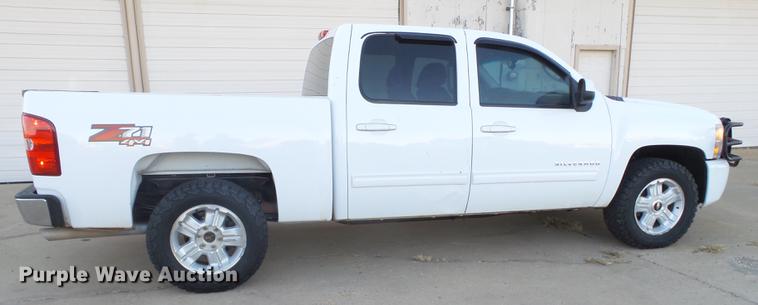 image for item EN9655 2011 Chevrolet Silverado 1500 Z71 Crew Cab pickup truck