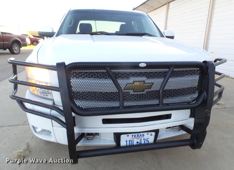 image for item EN9655 2011 Chevrolet Silverado 1500 Z71 Crew Cab pickup truck