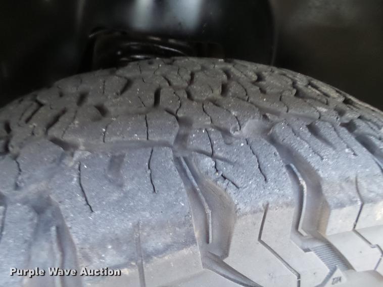 image for item EN9655 2011 Chevrolet Silverado 1500 Z71 Crew Cab pickup truck