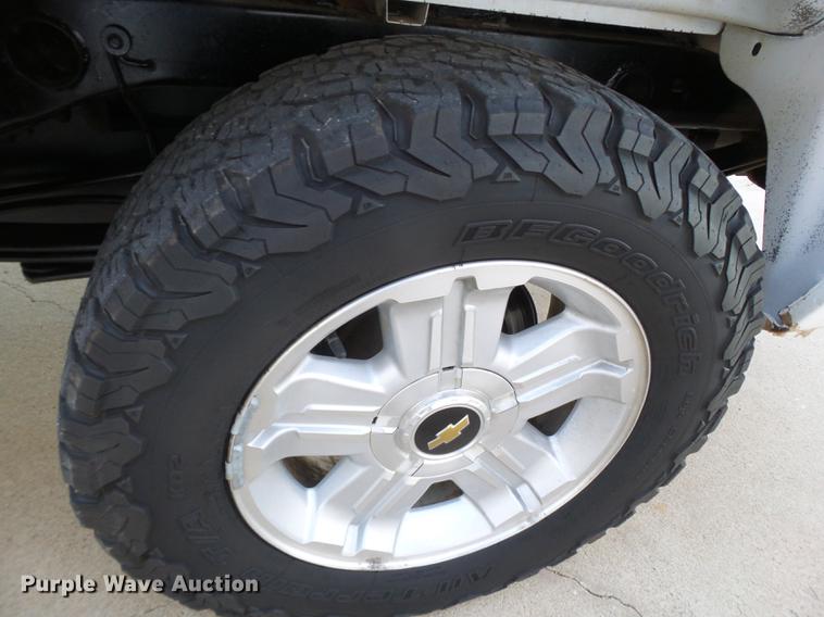 image for item EN9655 2011 Chevrolet Silverado 1500 Z71 Crew Cab pickup truck