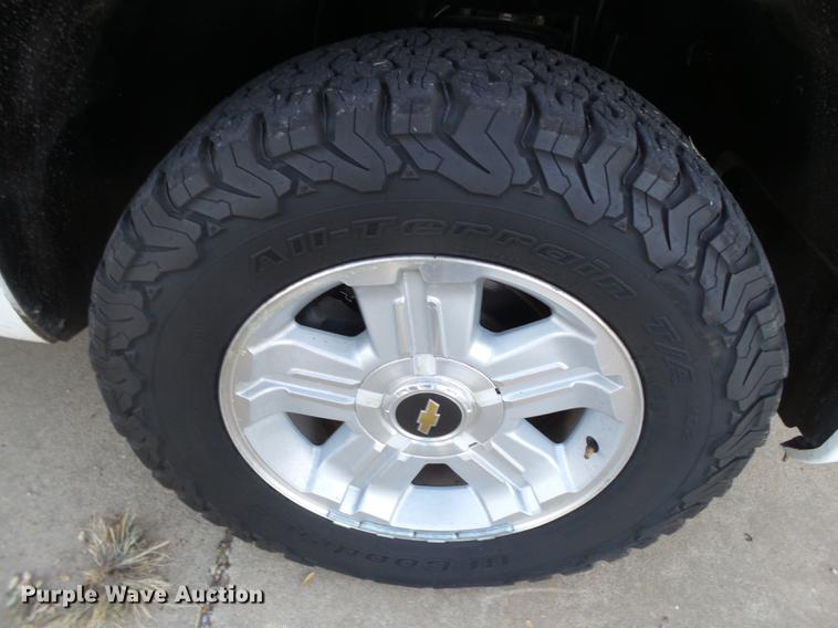 image for item EN9655 2011 Chevrolet Silverado 1500 Z71 Crew Cab pickup truck