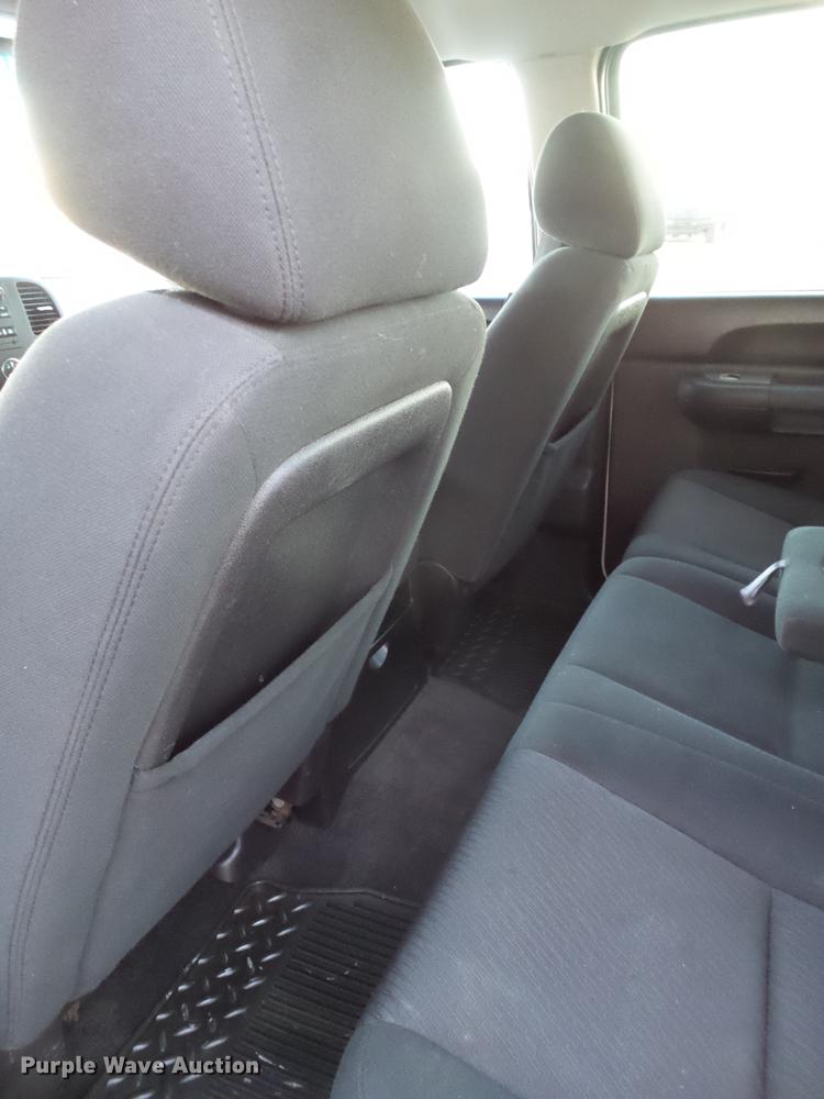 image for item EN9655 2011 Chevrolet Silverado 1500 Z71 Crew Cab pickup truck