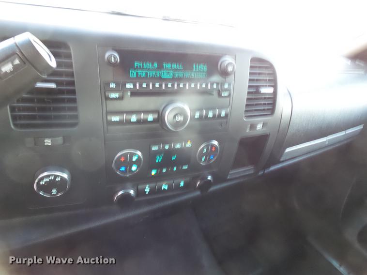 image for item EN9655 2011 Chevrolet Silverado 1500 Z71 Crew Cab pickup truck