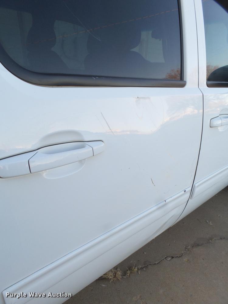 image for item EN9655 2011 Chevrolet Silverado 1500 Z71 Crew Cab pickup truck