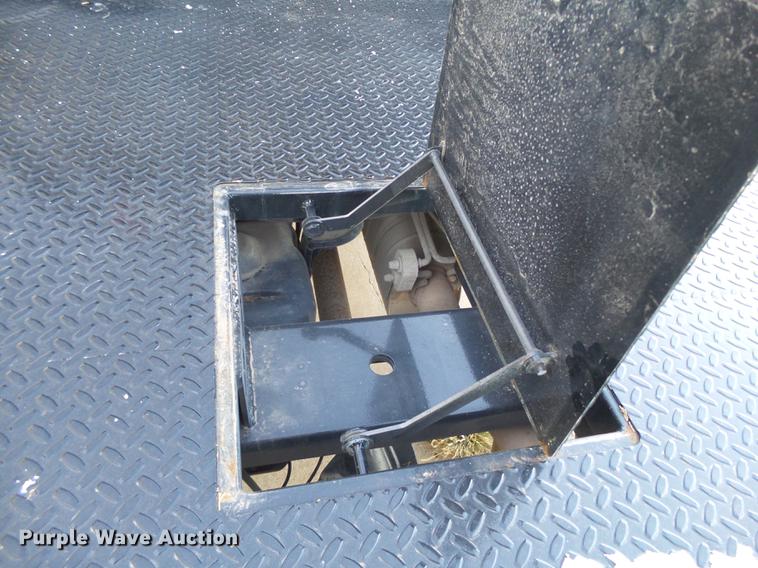 image for item EN9656 2013 Ford F350 Super Duty SuperCab flatbed pickup truck