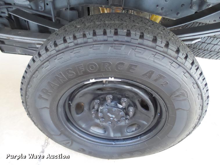 image for item EN9656 2013 Ford F350 Super Duty SuperCab flatbed pickup truck