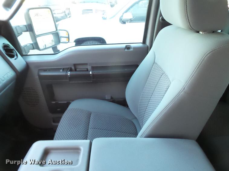 image for item EN9656 2013 Ford F350 Super Duty SuperCab flatbed pickup truck