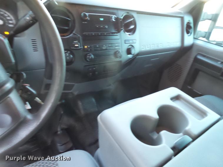 image for item EN9656 2013 Ford F350 Super Duty SuperCab flatbed pickup truck