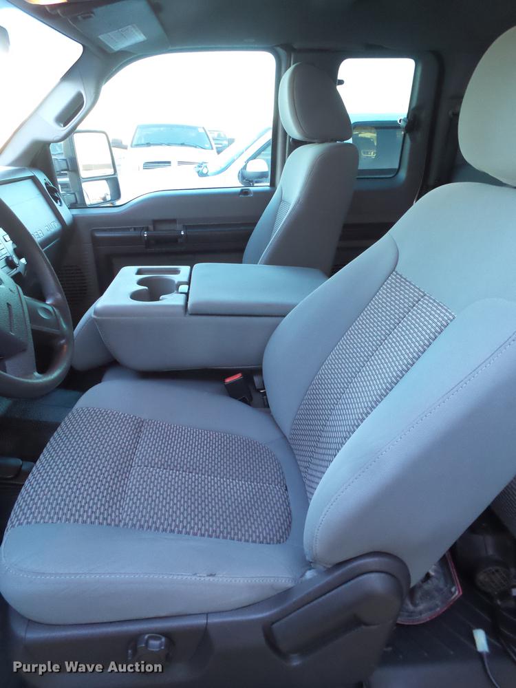 image for item EN9656 2013 Ford F350 Super Duty SuperCab flatbed pickup truck