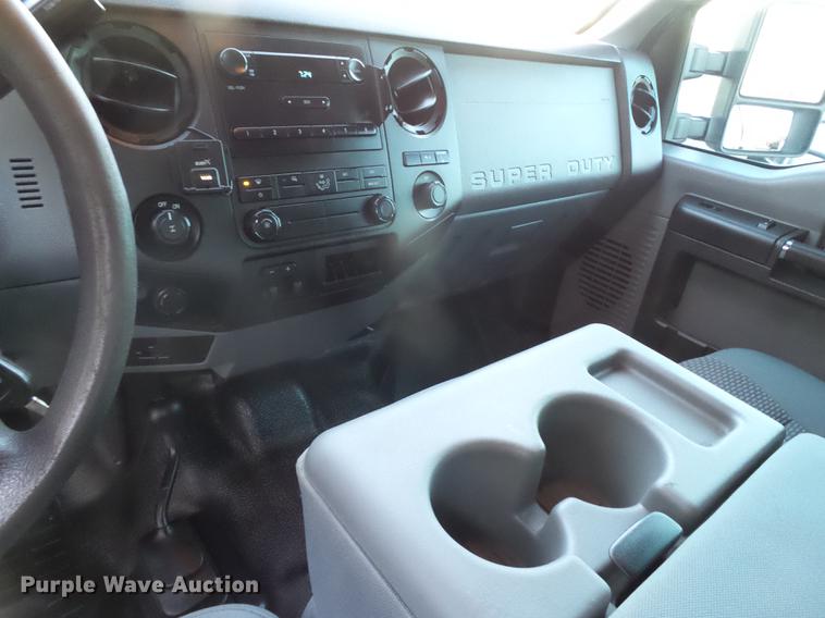 image for item EN9656 2013 Ford F350 Super Duty SuperCab flatbed pickup truck