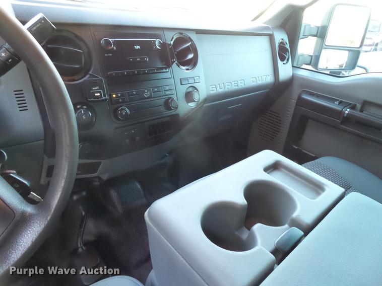 image for item EN9656 2013 Ford F350 Super Duty SuperCab flatbed pickup truck