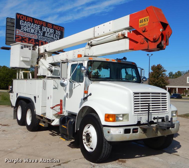 image for item EO9712 2002 International 4900 bucket truck