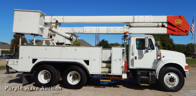 image for item EO9712 2002 International 4900 bucket truck