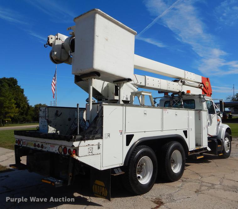 image for item EO9712 2002 International 4900 bucket truck