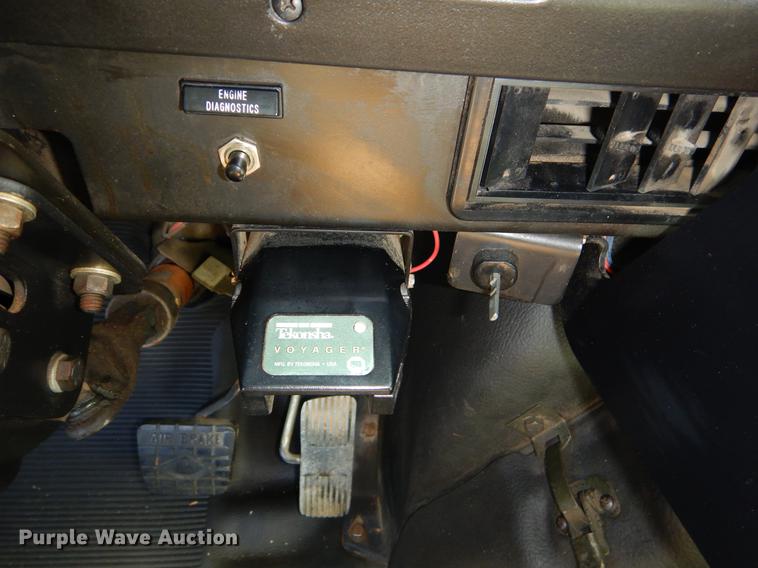 image for item EO9712 2002 International 4900 bucket truck