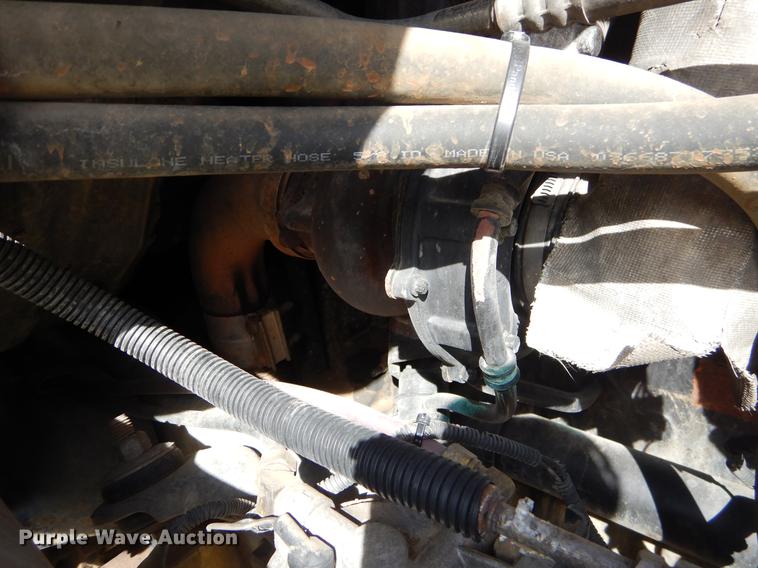 image for item EO9712 2002 International 4900 bucket truck