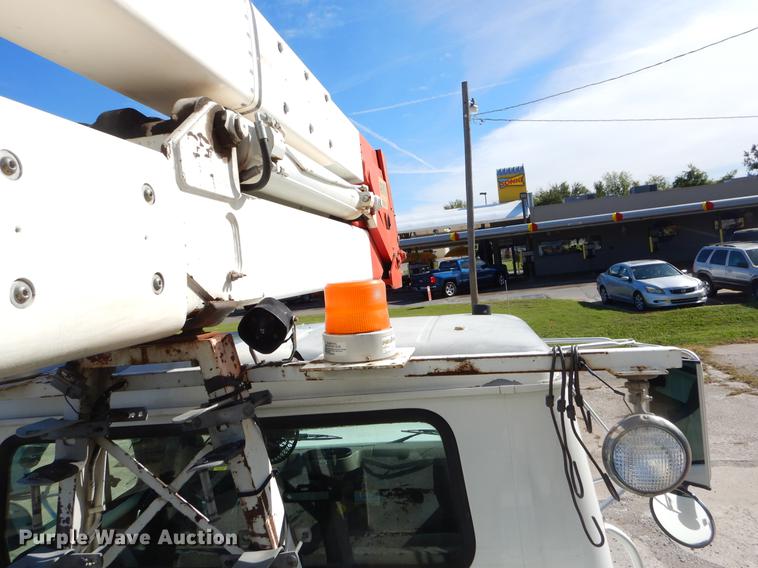 image for item EO9712 2002 International 4900 bucket truck