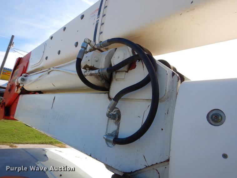 image for item EO9712 2002 International 4900 bucket truck