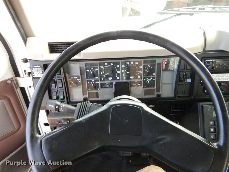 image for item EO9713 2002 International 4900 flatbed truck with Auto Crane