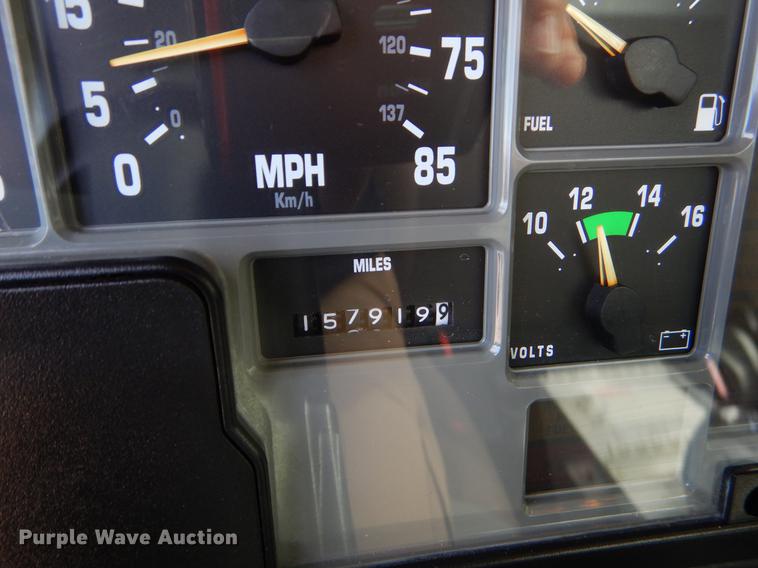 image for item EO9713 2002 International 4900 flatbed truck with Auto Crane