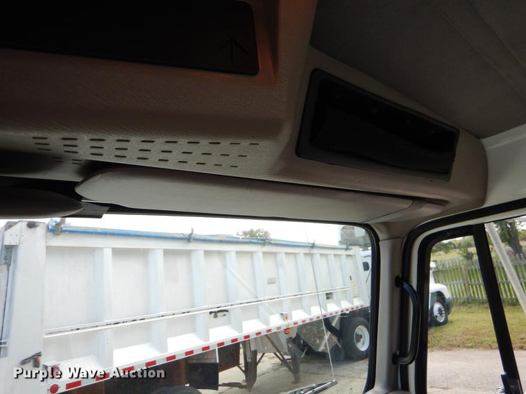 image for item EO9713 2002 International 4900 flatbed truck with Auto Crane