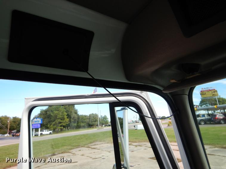 image for item EO9713 2002 International 4900 flatbed truck with Auto Crane