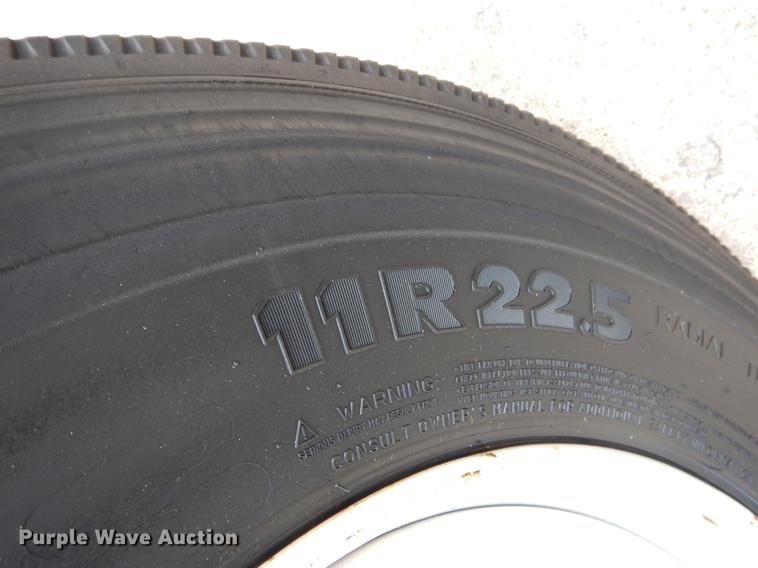 image for item EO9713 2002 International 4900 flatbed truck with Auto Crane