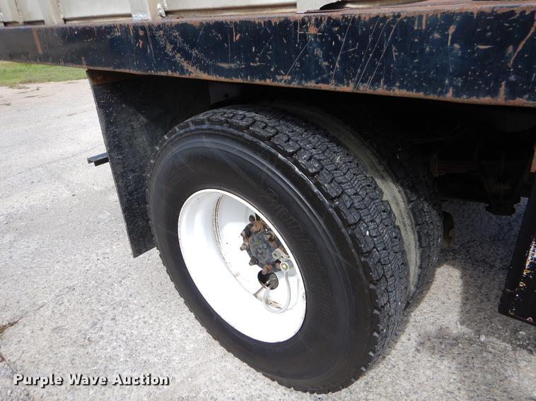 image for item EO9713 2002 International 4900 flatbed truck with Auto Crane