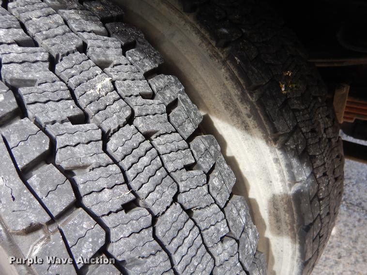 image for item EO9713 2002 International 4900 flatbed truck with Auto Crane