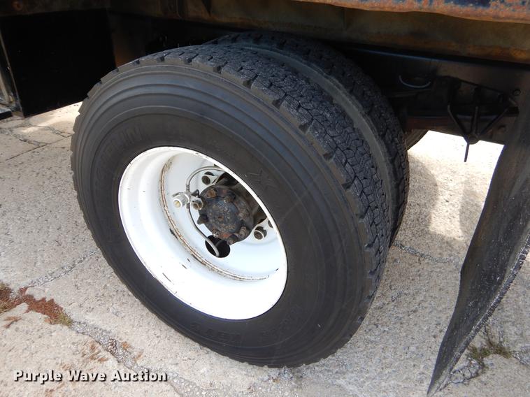 image for item EO9713 2002 International 4900 flatbed truck with Auto Crane