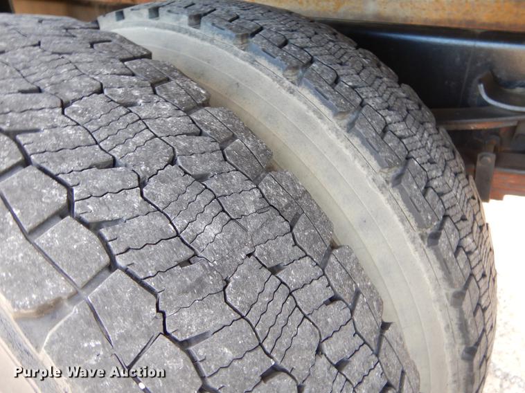 image for item EO9713 2002 International 4900 flatbed truck with Auto Crane