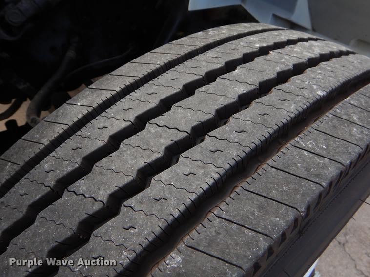 image for item EO9713 2002 International 4900 flatbed truck with Auto Crane