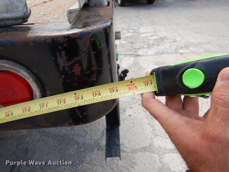 image for item EO9713 2002 International 4900 flatbed truck with Auto Crane