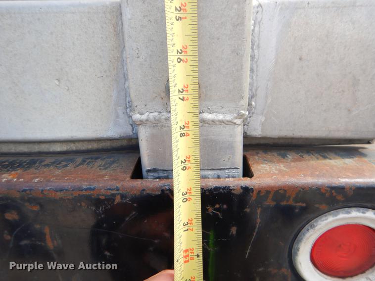 image for item EO9713 2002 International 4900 flatbed truck with Auto Crane