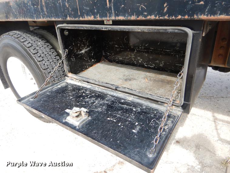 image for item EO9713 2002 International 4900 flatbed truck with Auto Crane