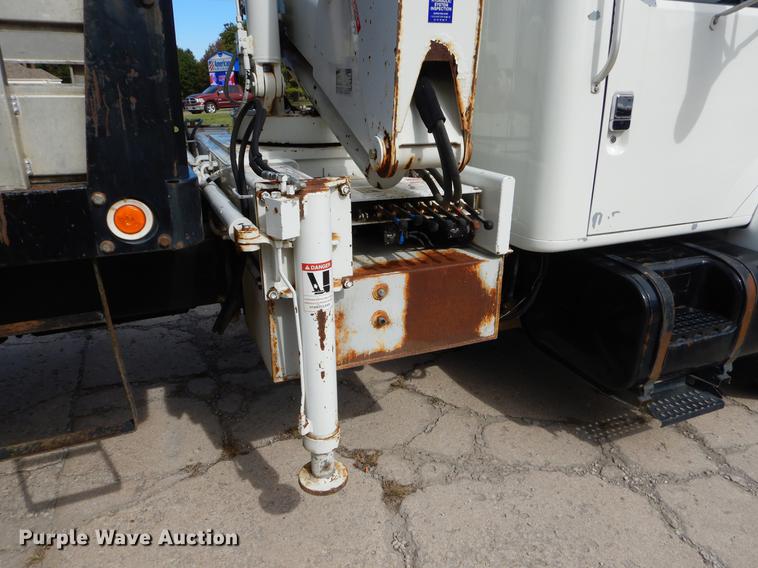 image for item EO9713 2002 International 4900 flatbed truck with Auto Crane