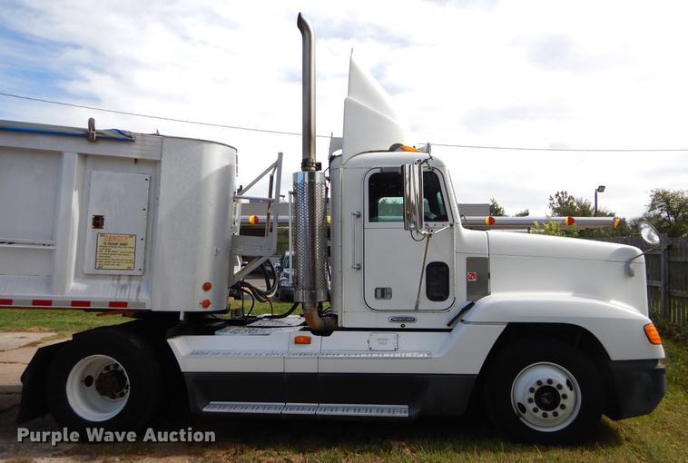 image for item EO9715 1998 Freightliner FLD semi truck
