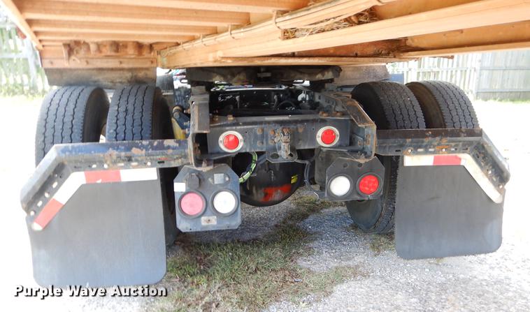 image for item EO9715 1998 Freightliner FLD semi truck