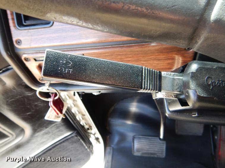 image for item EO9715 1998 Freightliner FLD semi truck