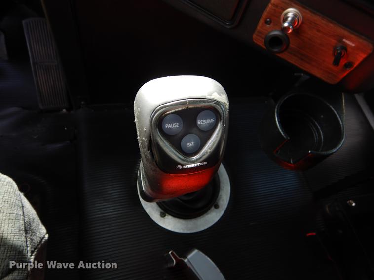 image for item EO9715 1998 Freightliner FLD semi truck