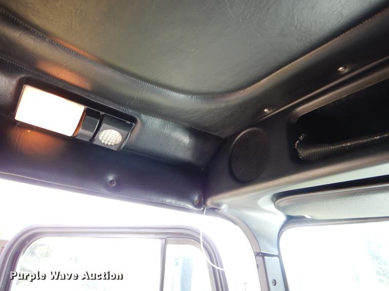 image for item EO9715 1998 Freightliner FLD semi truck