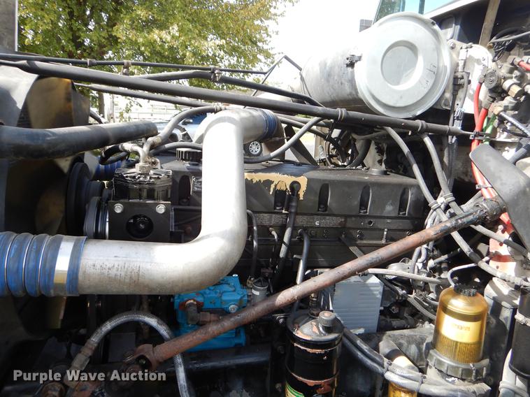 image for item EO9715 1998 Freightliner FLD semi truck