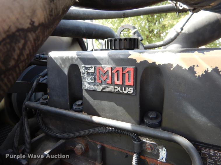 image for item EO9715 1998 Freightliner FLD semi truck